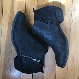 GUC Carlos by Carlos Santana Booties in Black